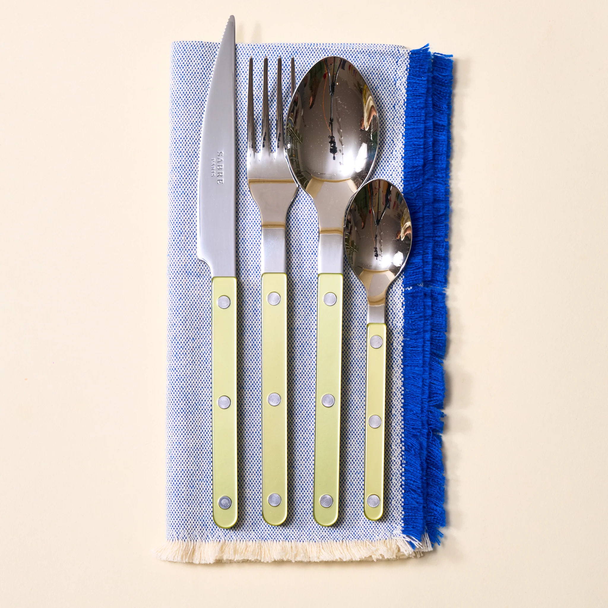 Pearly Bistrot Flatware Set (4 piece) - Image 6